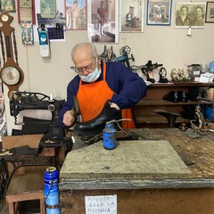 Peppino Gagliardi chiude la sua storica bottega a Minervino: una vita tra lavoro e famiglia