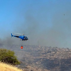 Vasto incendio nell'agro di Minervino