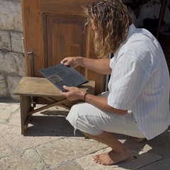 Dal legame con le sue radici, all’amore per “la nobile arte” del calzolaio: la storia di Francesco Pierini