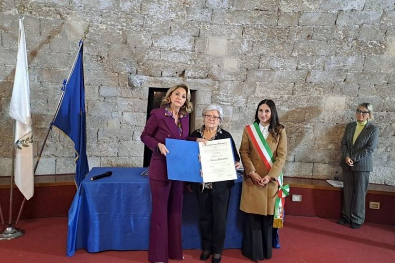 Onorificenza Teresa Tricarico