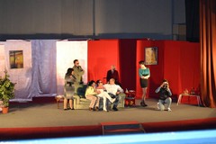 Questa sera "Twist" di C. Exton, in scena l'associazione "Teatro Nuovo".