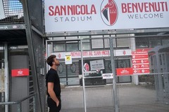 Gaetano Castrovilli ritorna in Puglia e fa visita allo stadio San Nicola