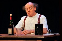 Il genio del teatro fisico Paolo Nani arriva a Trani, dopo il giro del mondo, con “La Lettera”