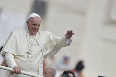 Giornata mondiale dei poveri. Il Papa: "Ignorarli mette in crisi il concetto di democrazia"