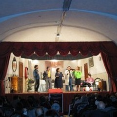 "Teatro La Scesc-l ", si alza il sipario per  "Una famiglia in comune "