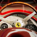 Castel del Monte si tinge di rosso, arriva il “Cavallino Rampante” della Ferrari