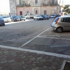 Ripristinato il parcheggio a pagamento in Piazza Moro
