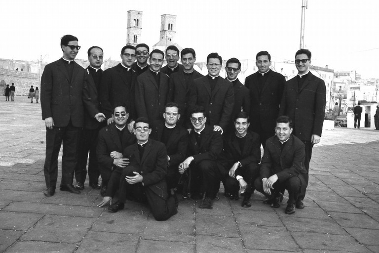 Foto di un gruppo di seminaristi del passato