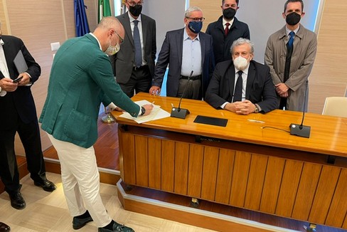 La sottoscrizione del protocollo