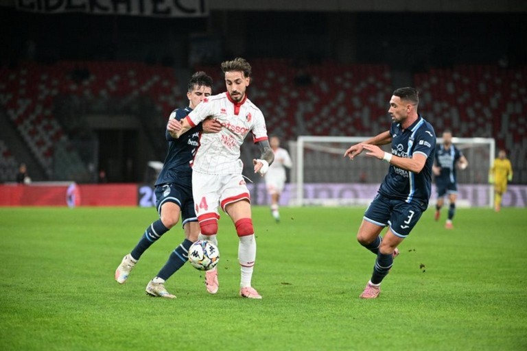 Augurio di malattia e morte alla famiglia Castrovilli: la SSC Bari prende posizione