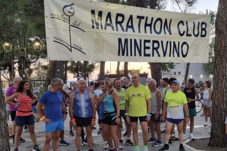 “Correndo sotto le stelle”: a Minervino una serata dedicata allo sport e al territorio