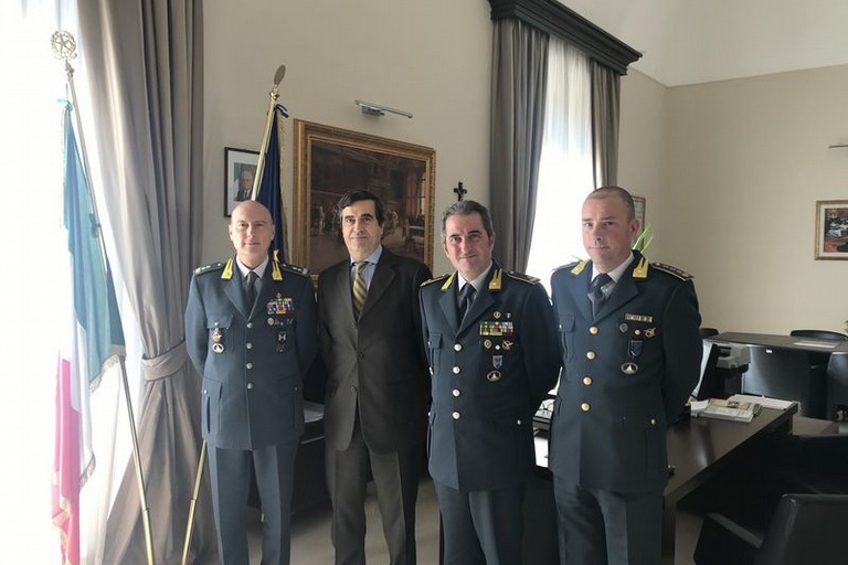 Il Gen. Augelli in visita al Prefetto Dario Sensi